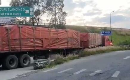 Recuperan tráiler robado tras persecución en el Periférico