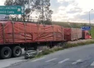 Recuperan tráiler robado tras persecución en el Periférico