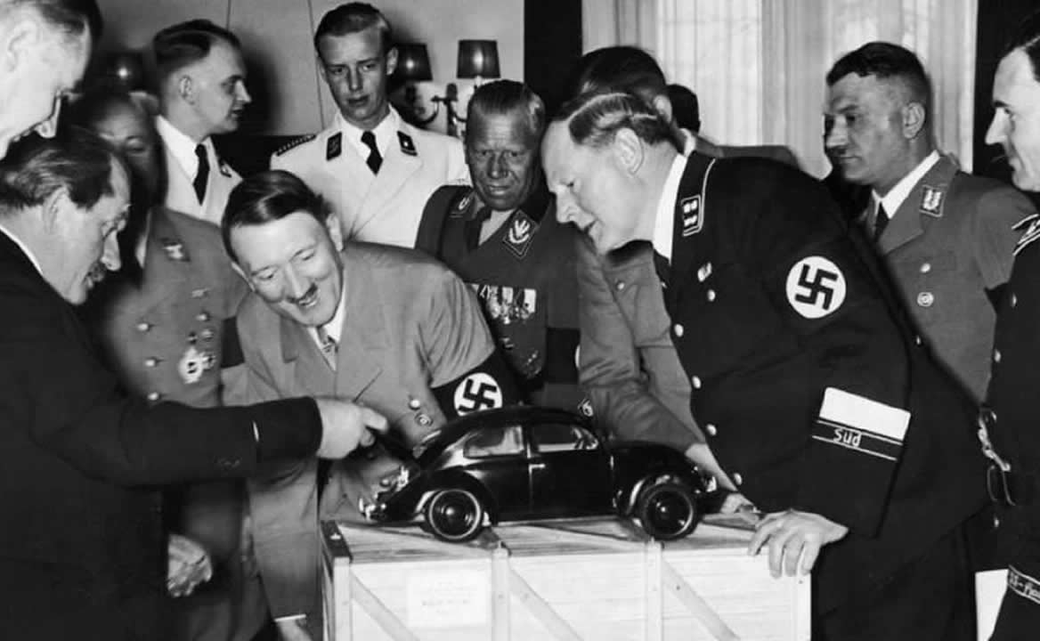 Volkswagen cumple 85 años. La historia del origen nazi del 'auto del pueblo'