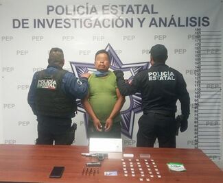 Aprehendido en Jalpan por llevar droga y un arma