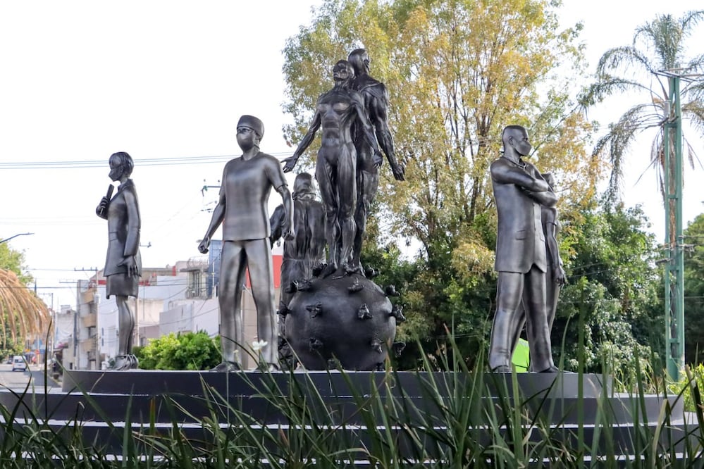 En Puebla se colocó un monumento en honor al personal de salud | Foto: EsImagen