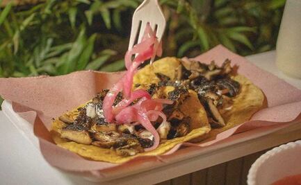 ¿A qué saben los tacos al pastor negro que se venden en Cholula?