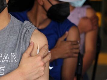 Tercera dosis para adultos mayores de 80 municipios. Checa lugares y horarios