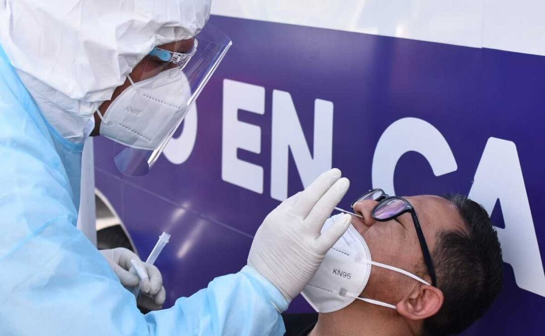 Ante el incremento de casos de Covid-19, debes tomar tus previsiones y saber a dónde acudir en caso de tener síntomas | Foto: Agencia Es Imagen para El Universal Puebla