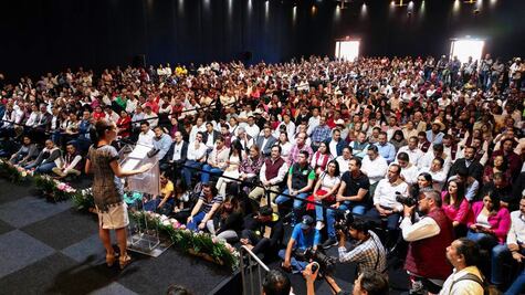 Claudia Sheinbaum firma acuerdo por la unidad en su visita a Puebla