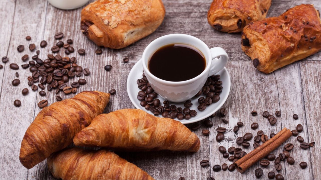 ¿Qué te pasa si desayunas café y pan todos los días?