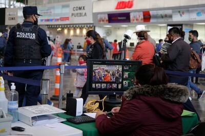 ¡Otro abuso policial! Acusa sujeto ebrio que elementos lo golpearon en la CAPU