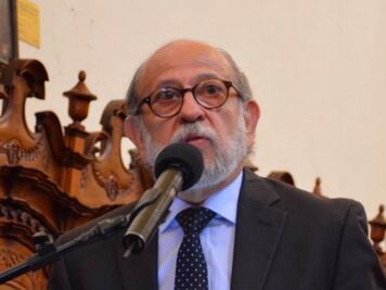 Desiste Francisco Vélez Pliego de participar en contienda por rectoría de la BUAP