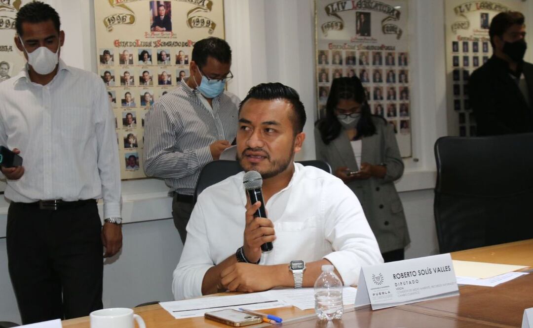 El diputado local de Morena, Roberto Solís Valle, busca una candidatura para el 2024. | Foto: Agencia Es Imagen para El Universal Puebla