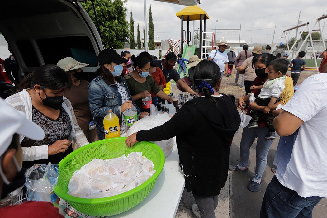 Defiende Rivera Vivanco reparto de tortas en mítines