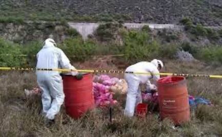 Exhiben cómo tiran restos y vísceras de animales en Totimehuacán