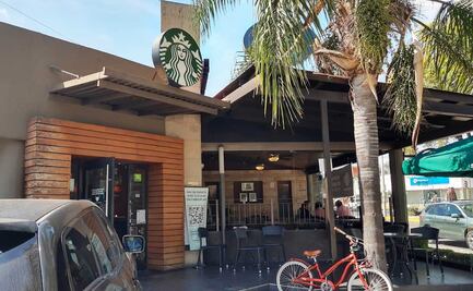 Dan cristalazo y roban Starbucks de Huexotitla