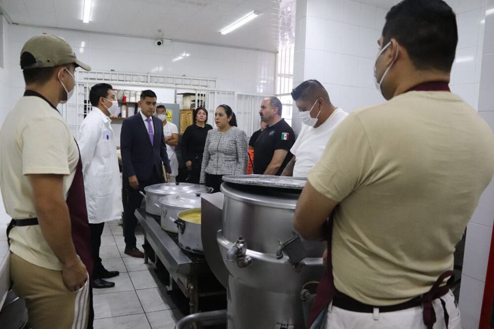 Tonantzin Fernández realizó una visita al Cereso de Cholula / Foto: Especial