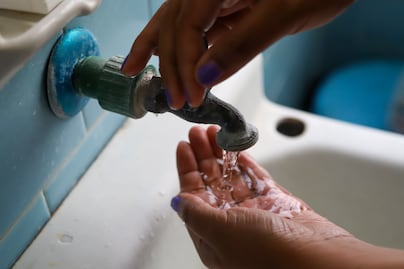 ¿Cómo saber cuándo caerá agua en mi colonia? Agua de Puebla cambia horarios