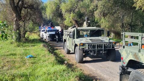 Dejan cadáver decapitado con narcomensaje en límites de Puebla y Tlaxcala