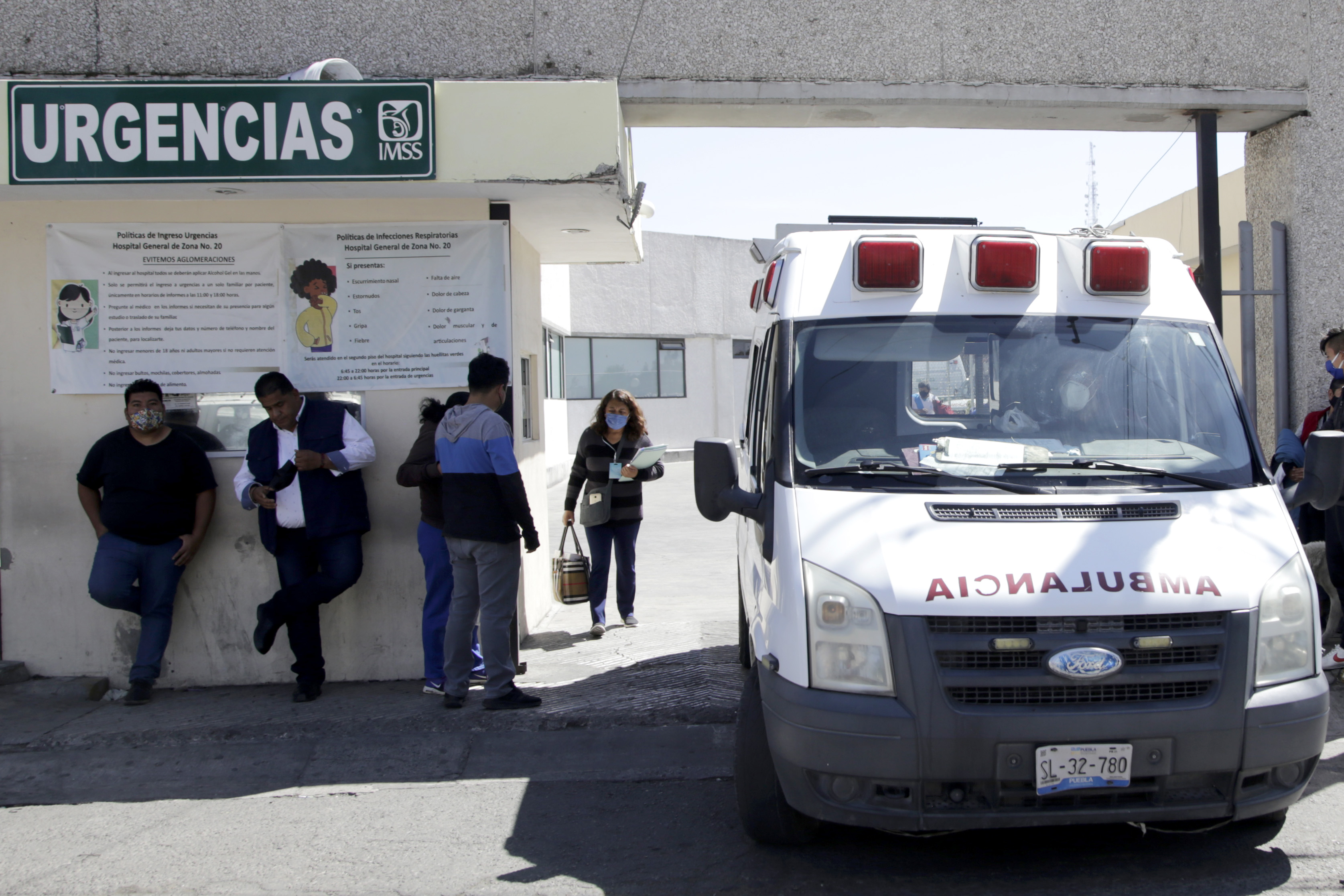 Comando armado asalta a médicos en clínica del IMSS en Chietla