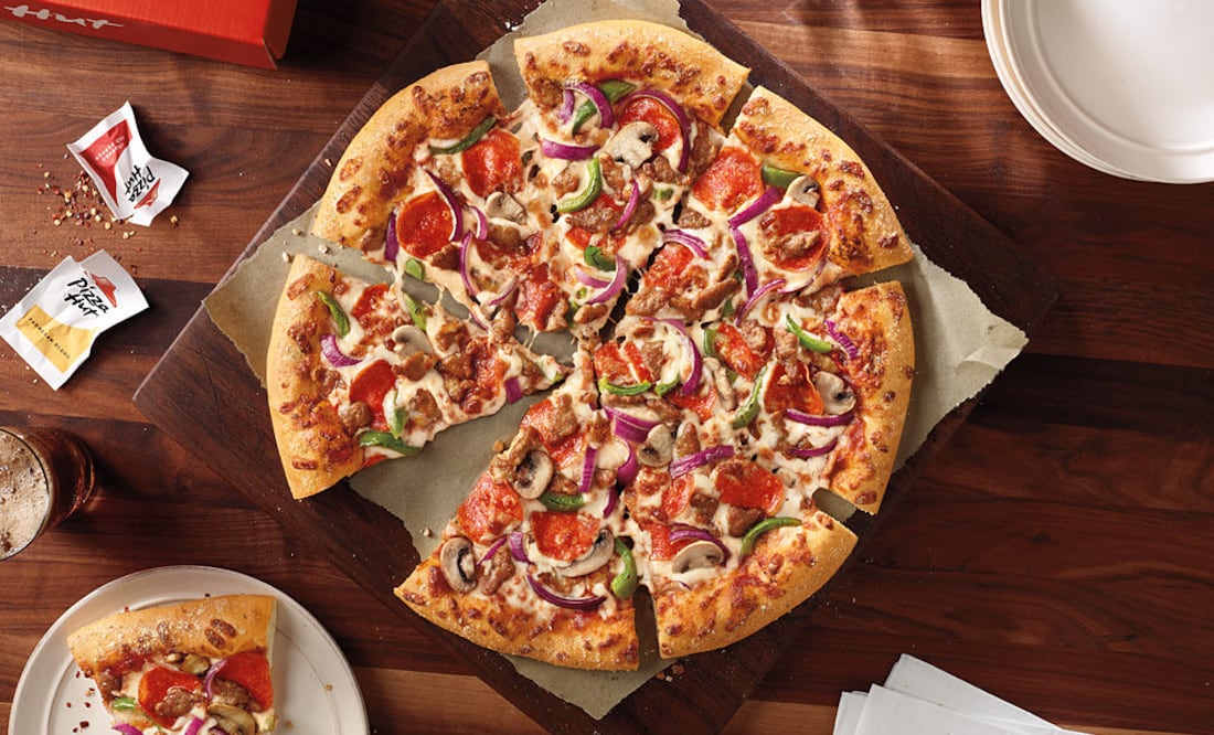 La promoción, que también incluye una opción de pizza por 20 pesos, está disponible en todas las sucursales de la República Mexicana.
Foto: Producción El Universal Puebla