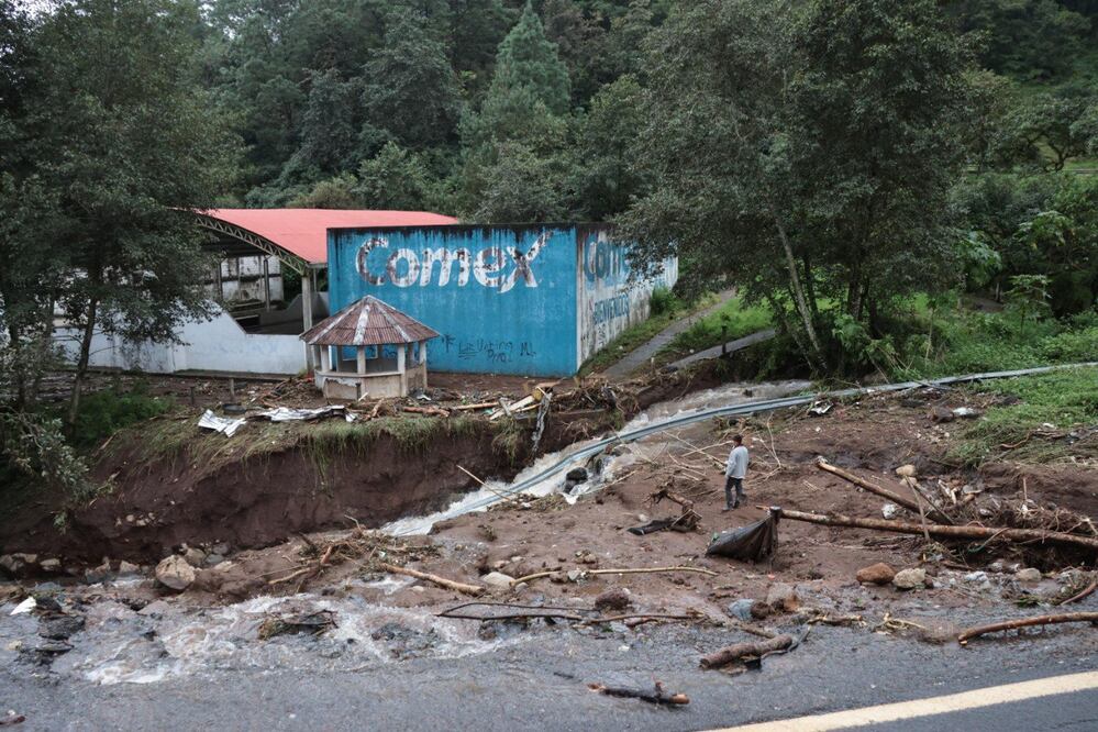 Ya van 13 personas fallecidas tras las lluvias e inundaciones en Puebla | Foto: EsImagen