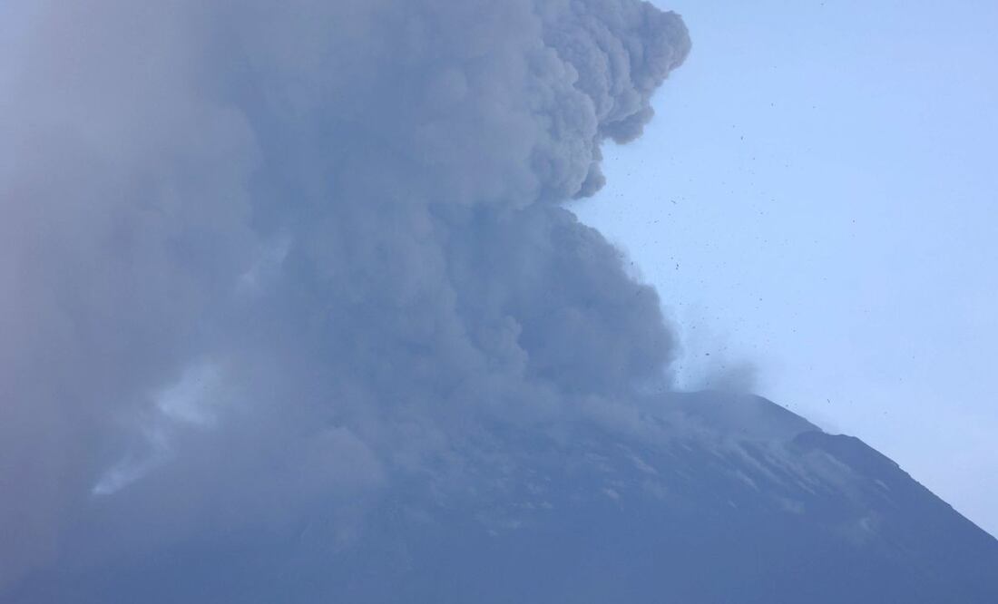 El gobierno federal vigila las 24 horas el comportamiento del Popocatépetl para actuar en caso de una contingencia | Foto: Agencia Es Imagen para El Universal Puebla