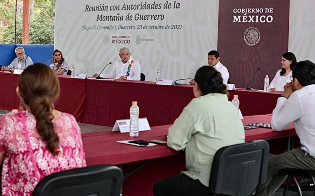 AMLO anuncia recursos extraordinarios para municipios de la Montaña de Guerrero