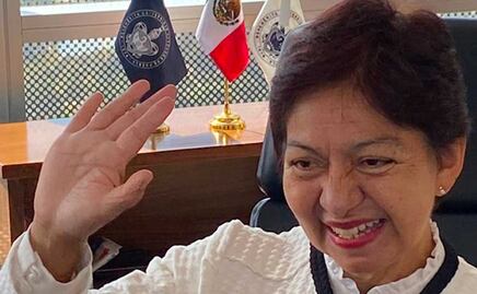 Rectora Lilia Cedillo entrega distinciones a académicos de la BUAP