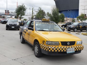Esta es la razón por la que los taxis son de diferente color en Puebla