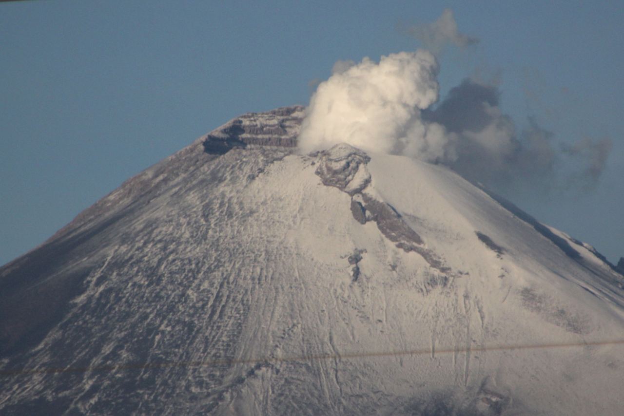 Popocatépetl registra 25 minutos de tremor de baja amplitud