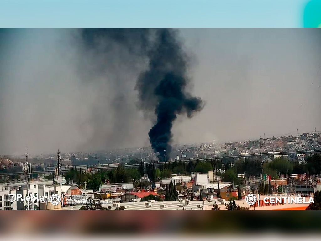 Se incendia f&aacute;brica recicladora en San Jer&oacute;nimo Caleras, Puebla